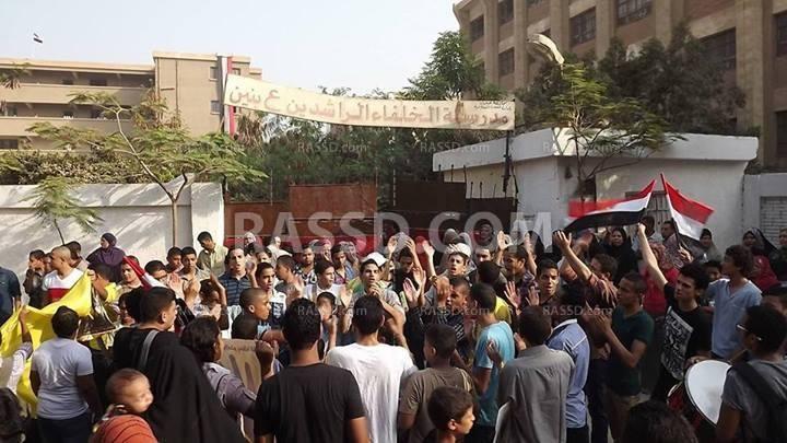 طلاب ضد الانقلاب: تظاهرات المدارس بداية الانتفاضة الطلابية