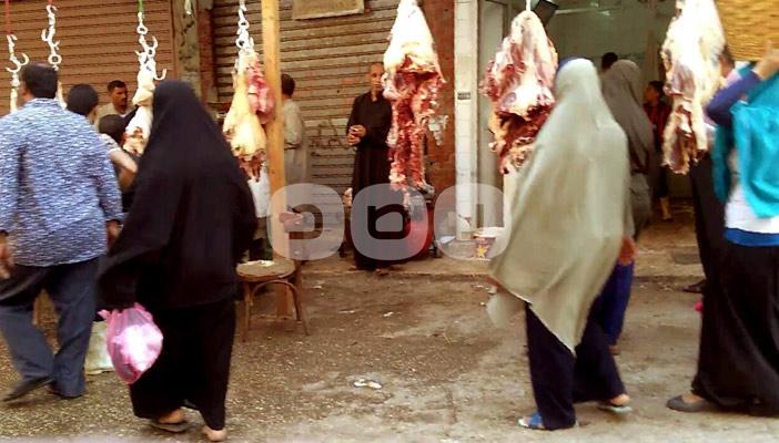 شوادر حكومية لبيع اللحوم في الفيوم.. و”الجزارين”: بيضحكوا على الشعب