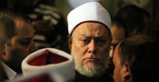 فيديو.. طلاب جامعة القاهرة يطردون علي جمعة