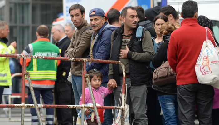 مجلة فرنسية: اللاجئون في ألمانيا يسكنون في معسكرات الاعتقال النازية