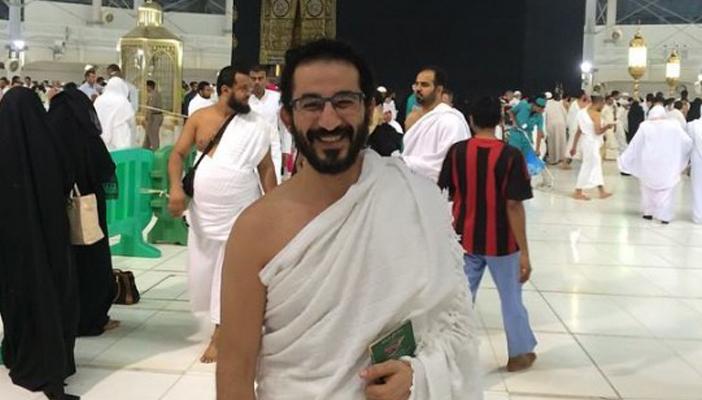 بالصور.. حلمي وعز والجسمي وكريم وياسمين وغادة وحور في “الحج”