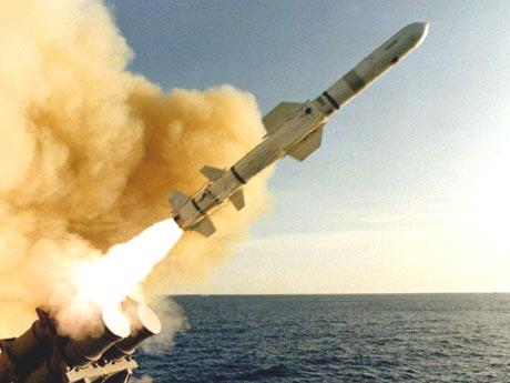 فيديو | أمريكا تقصف سوريا بصواريخ “توماهوك”