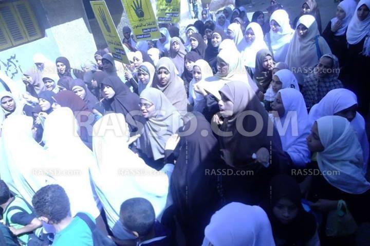 مظاهرة لطالبات الاعدادية بالفيوم لرفض الانقلاب