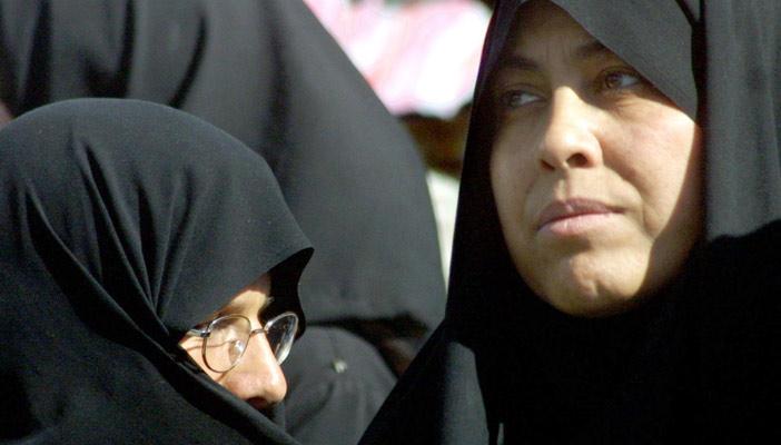 القمع والاضطهاد.. أبرز ما تواجهه المرأة الإيرانية في عهد روحاني