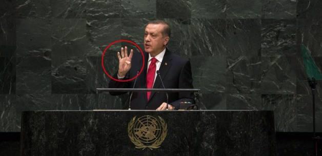 “أردوغان” يرفع إشارة “رابعة” ويهاجم السيسي في الأمم المتحدة