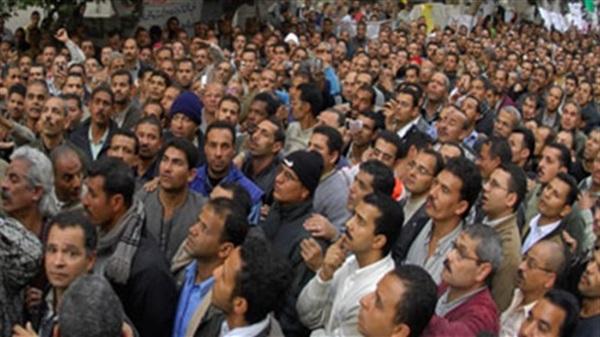 اعتصام لعمال “العبوات الدوائية” بالعاشر للمطالبة بصرف رواتبهم