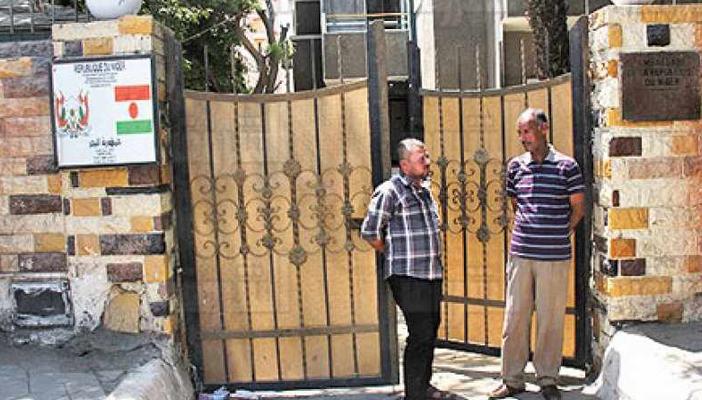 القبض على طبيبة وصيدلانية بتهمة الانضمام لـ”تنظيم الدولة”