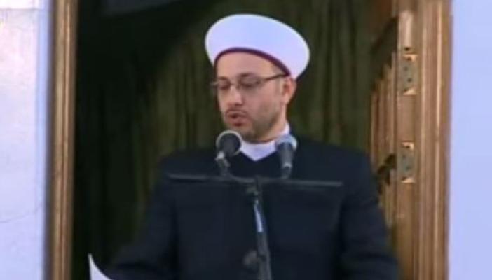 بالفيديو.. مدير أوقاف دمشق يضع الأسد بمرتبة النبي في خطبة العيد