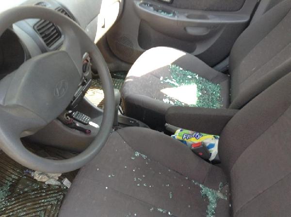 مجهولون يهشمون سيارة مصطفى النجار