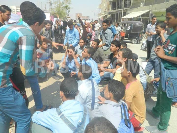 وقفة لطلاب اعدادي دعما للشرعية بمركز طامية بالفيوم