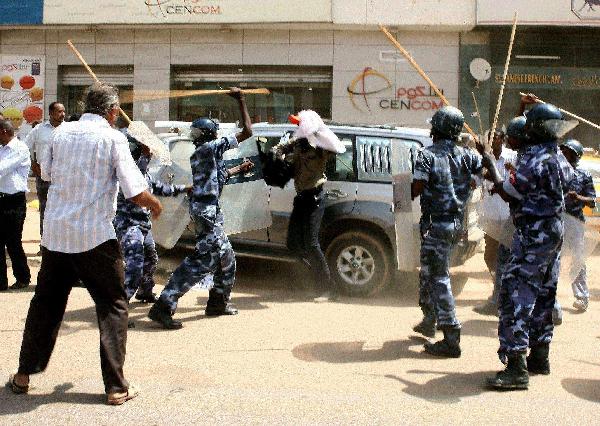 مقتل 7 متظاهرين في اشتباكات مع الشرطة السودانية