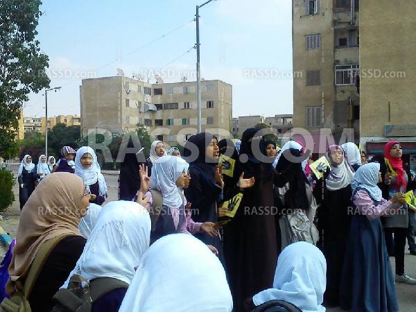 الإسماعيلية:فتيات معهد عمربن عبد العزيز ينددن بالانقلاب