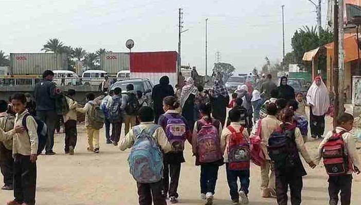 اعتصام أولياء أمور طلاب مدرسة غريب سلامة بالإسماعيلية