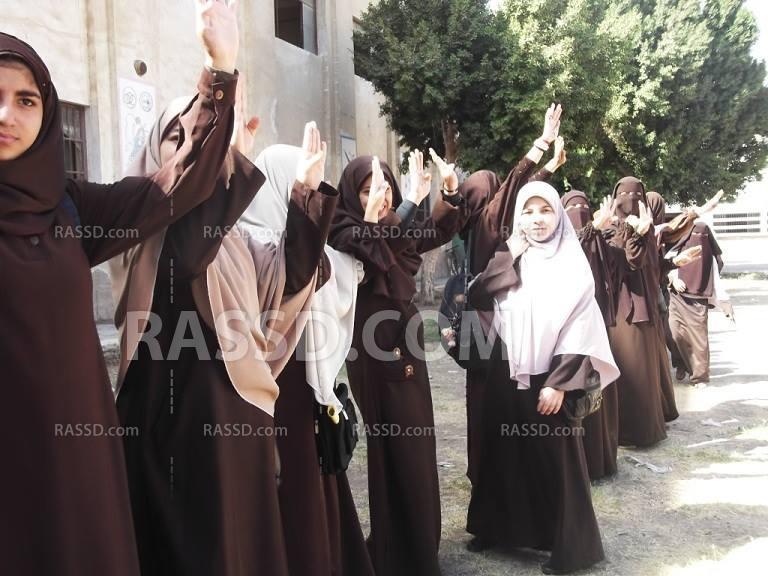 بالصور..فتيات معهد الفيوم الأزهري يعتصمن ضد الانقلاب