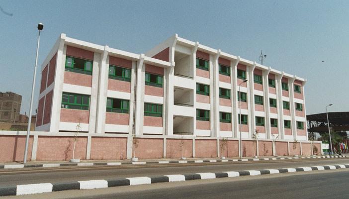 في أول يوم دراسي.. مدير مدرسة بالمنوفية يطرد الطلاب