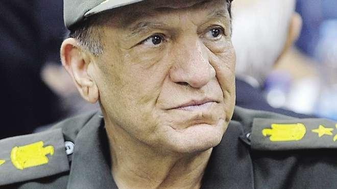 الجيش «يفتح نيرانه» على سامي عنان!