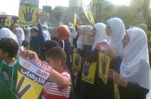 مسيرة لطالبات ضد الانقلاب بالجيزة تنديدا بالانقلاب الدموى