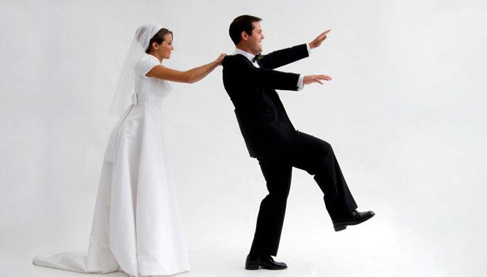 “أنا عايزة أتجوز” يُشعل “فيس بوك”.. ودعوات لتسهيل تكاليف الزواج