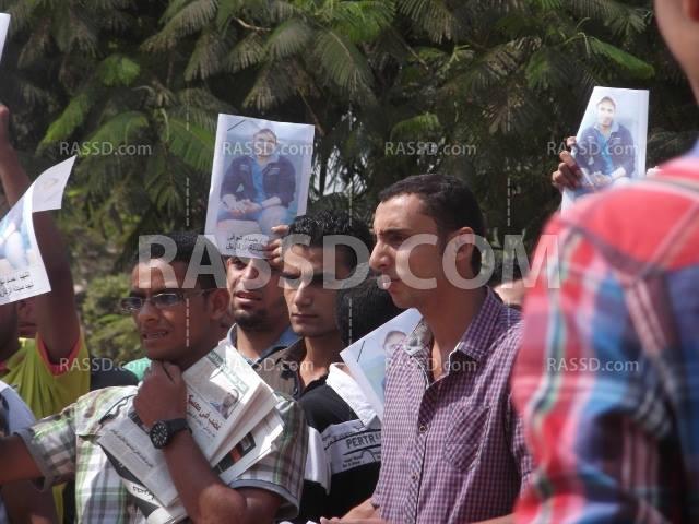 وقفة لطلاب صيدلة الزقازيق  للتنديد بحكم العسكر