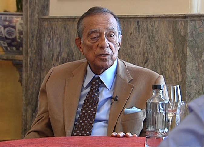 رسميًا.. مصر تطلب من الإنتربول رفع حسين سالم من ترقب الوصول