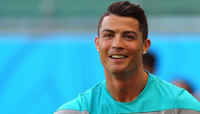 البرتغالي رونالدو يصل للهدف رقم 500 في مسيرته الكروية