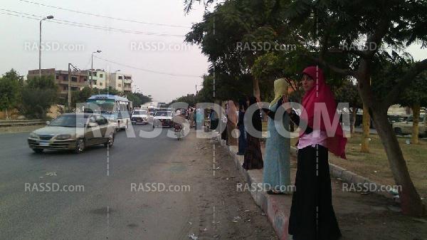 سلسلة بشرية رافضة للانقلاب بالشرقية