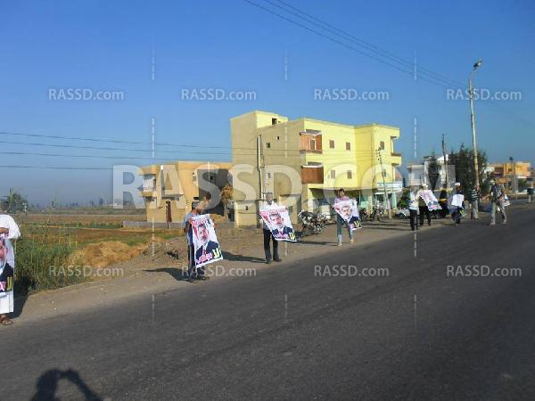 سلسلة بشرية لرافضي الانقلاب بطريق الحامول-بلطيم