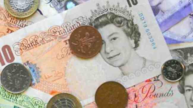 الاسترليني يتراجع لأدنى مستوياته منذ 17 شهرًا