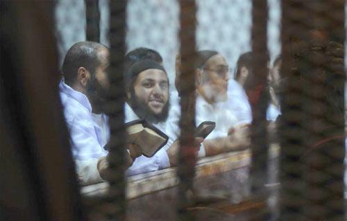 تأجيل محاكمة 5 أشخاص بقضية “خلية قناة السويس” لـ19 أكتوبر