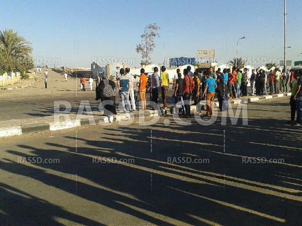 اشتباكات بين مهربين بضائع وقوات أمن جمرك الرسوة ببورسعيد