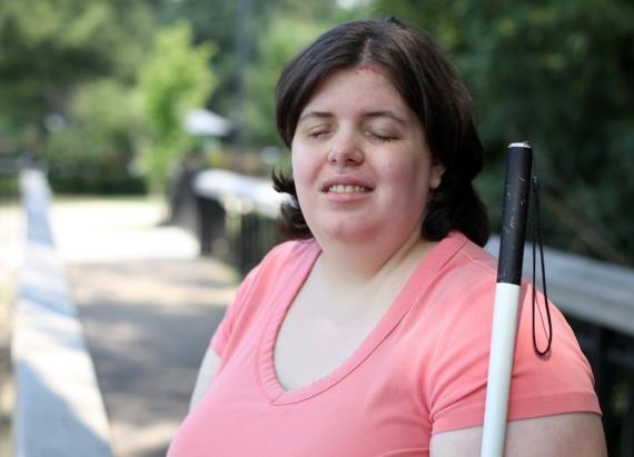 ‫‏طبيب يساعد أميركية لتحقق حلم الطفولة بفقدان بصرها