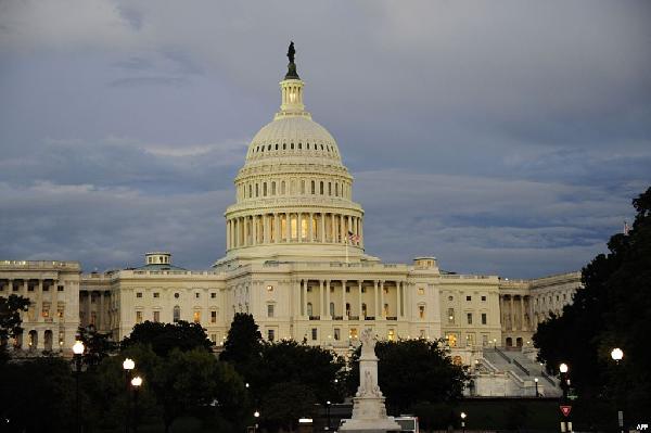 أوباما يتلقى معلومات عن إطلاق النار الذي وقع بمحيط الكونغرس