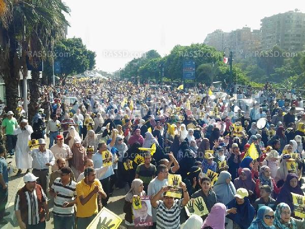 البلطجية يعتدون على مسيرة الملك الصالح المتجه للتحرير
