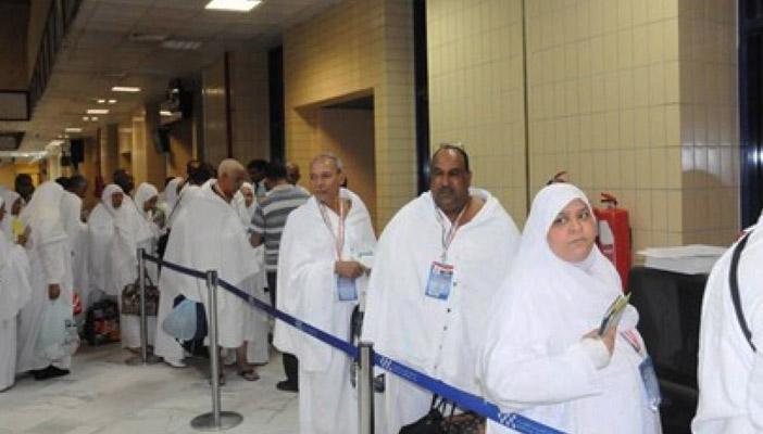 مطار القاهرة يعزل 11 حاجًّا بعد الاشتباه في إصابتهم بفيروس كورونا