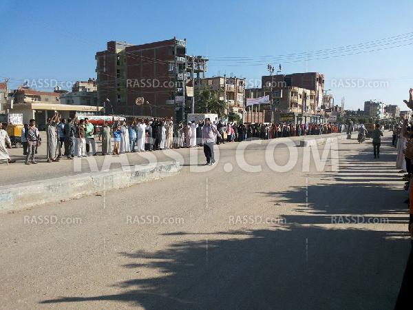 سلسلة بشرية لأهالي الحسينية تنديدًا بالانقلاب العسكري