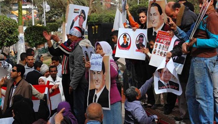 “أبناء مبارك” يحتفلون بذكرى أكتوبر مع الرئيس المخلوع