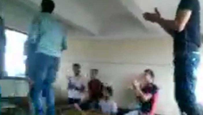 بالفيديو.. ر قص وسجائر وتحطيم مقاعد وغياب معلمين بمدرسة بالدقهلية