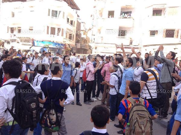 طلاب دمياط ضد الانقلاب: أحلف بسماها وترابها السيسي هو اللى خربها