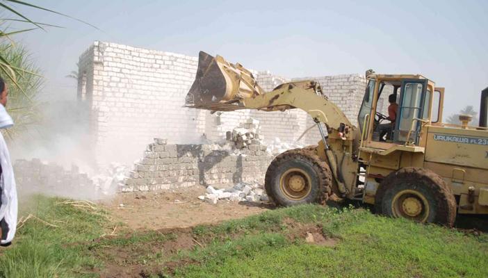 حملات أمنية لإزالة التعديات على الأراضي الزراعية بالمحافظات