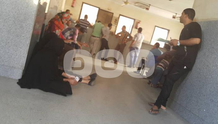 بالصور.. الغضب يسيطر على “الأحوال المدنية” بالفيوم لانقطاع الكهرباء