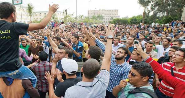 إلغاء الأسر الطلابية.. لافرق بين ليبرالي وإسلامي أمام الانقلاب