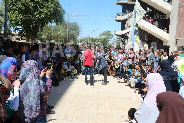 عروض صامتة و إسكتش بجامعة أسيوط لفضح العسكر