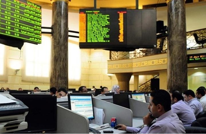 مستثمرون عرب يبدأون سحب أموالهم من مصر