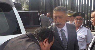 فيديو| لواء يقبل يد مدير أمن القاهرة ويتذلل له