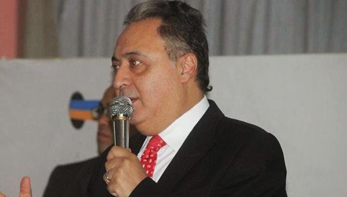 وزير الصحة يطور مكتبه بمليون و700 ألف جنيه