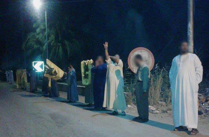 سلسلة بشرية مناهضة للانقلاب في أسوان