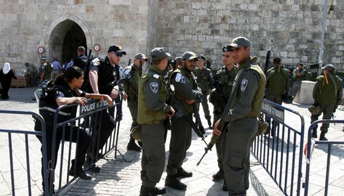 الاحتلال يمنع الفلسطينيين تحت 50 عاما من صلاة الجمعة في الأقصى