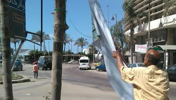 اشتعال حرب تمزيق اللافتات الانتخابية لمرشحي النواب بالمحافظات