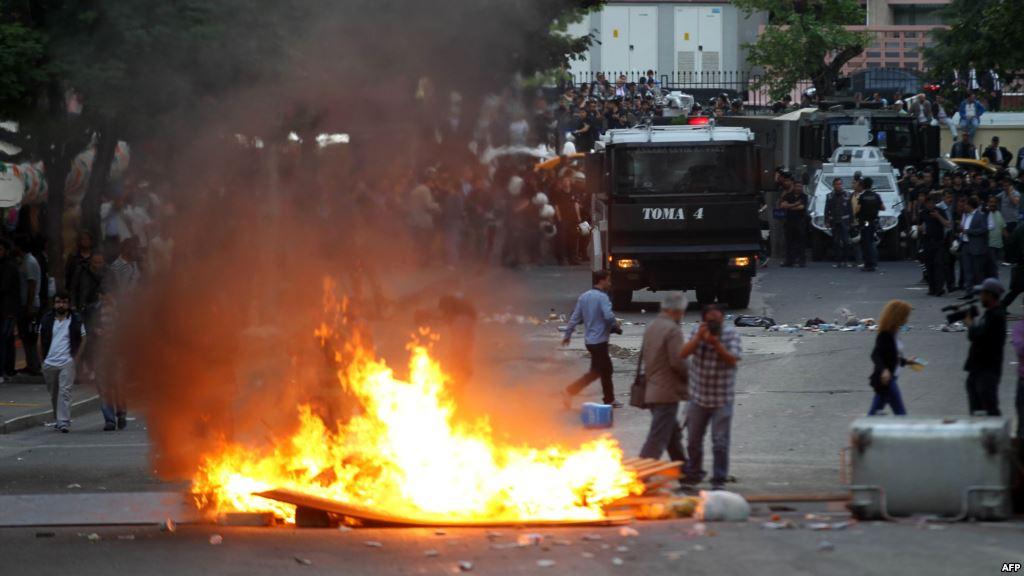 انفجار بمحطة للقطارات بأنقرة وأنباء عن سقوط ضحايا