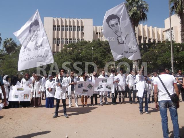 جامعة الزقازيق تمتلىء بوقفات مناهضي الانقلاب